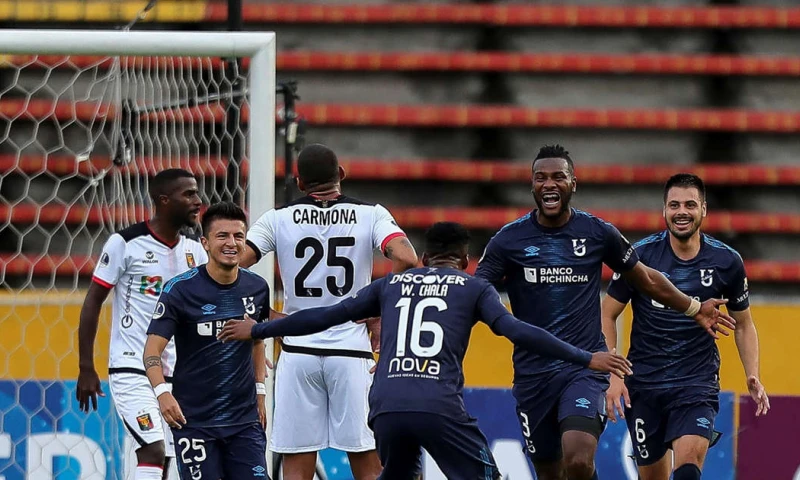 Católica y Barcelona, a Copa Libertadores junto a Emelec e Independiente / Foto: Google Images