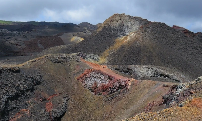 Las islas Galápagos son uno de los lugares con mayor actividad volcánica del Ecuador / Foto: IIGE