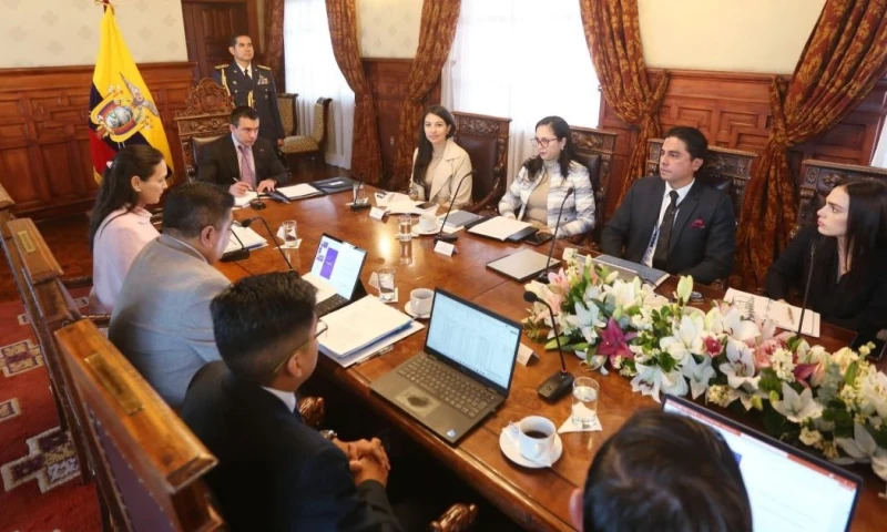 El presidente Daniel Noboa lideró la reunión del directorio de Celec / Foto: cortesía Ministerio de Energía y Minas