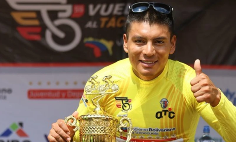 Jonathan Caicedo y Jhonatan Narváez subieron al podio/ Foto: cortesía MazaCiclismo