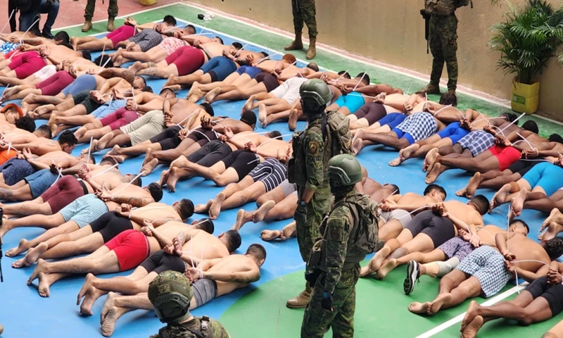 Desde enero pasado el país está sometido al estado de excepción en el que se declaró la existencia de un "conflicto armado interno" / Foto: EFE