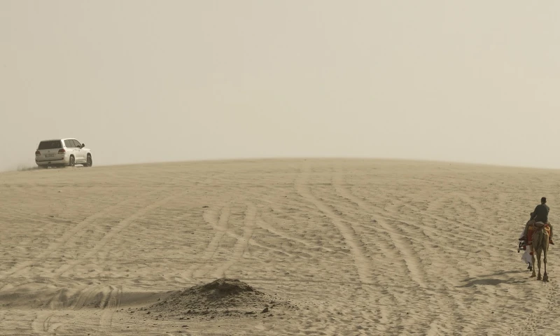 La temporada invernal en el desierto, conocida por los locales como el Al Enna, arranca precisamente durante la competición / Foto: EFE