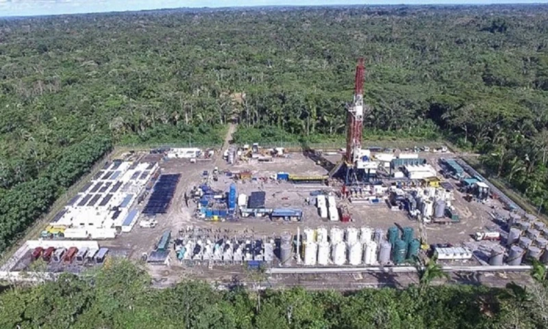 Plantean la posibilidad de que no se interrumpa su producción para no subir el IVA/ Foto: cortesía Petroecuador