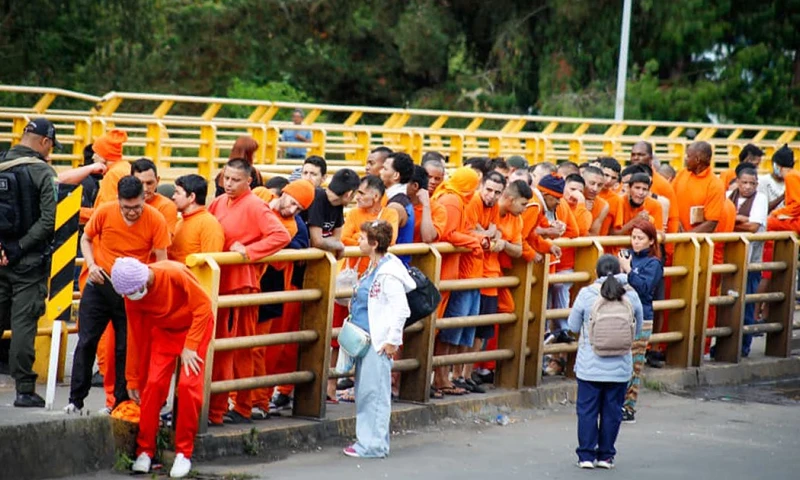 La Cancillería de Colombia expresó "su más enérgica protesta" contra Ecuador por comenzar "de manera unilateral" la deportación de colombianos presos en las cárceles ecuatorianas