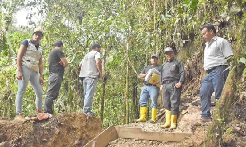 El alcalde inspeccionó los trabajos. Foto: La Hora