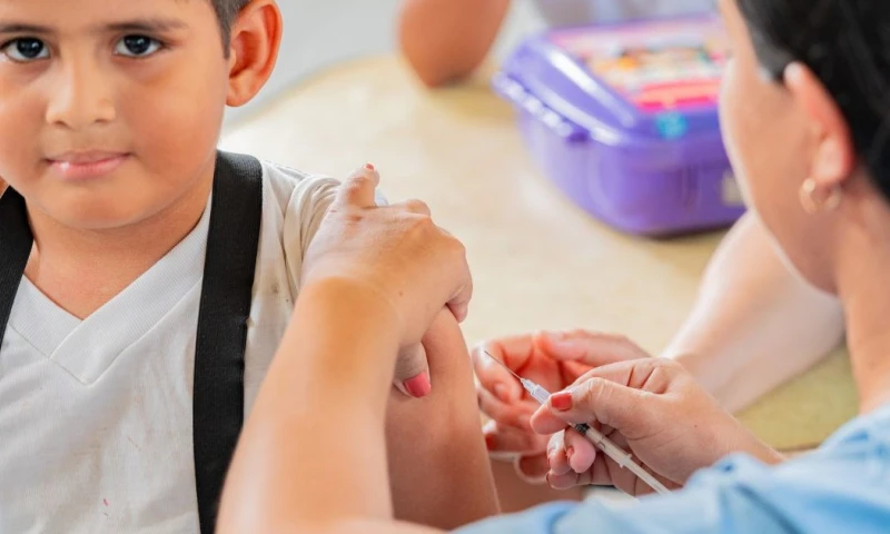 Las medidas buscan reducir el riesgo de brotes de enfermedades prevenibles, como el sarampión / Foto: cortesía Unicef