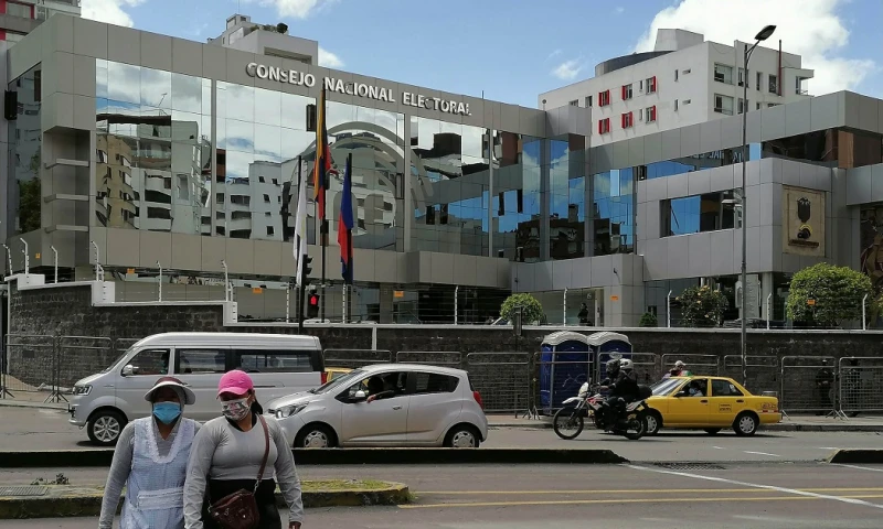 La transición se enfocará primero en la salud y la economía / Foto: EFE