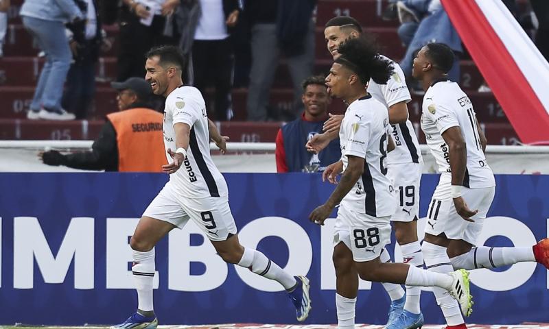 Lizandro Alzugaray anotó el gol del triunfo de Liga sobre Botafogo / Foto: EFE