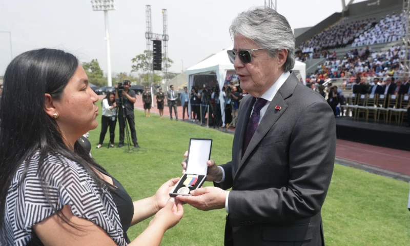 El gobierno rindió homenaje a los 7 héroes policiales que ofrendaron su vida durante su labor de protección a la ciudadanía / Foto: cortesía Secretaría General de Comunicación de la Presidencia