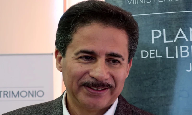 A nivel internacional ha recibido reconocimientos como el Premio Pablo Neruda en poesía y el Premio Plural en cuento/ Foto: cortesía EFE