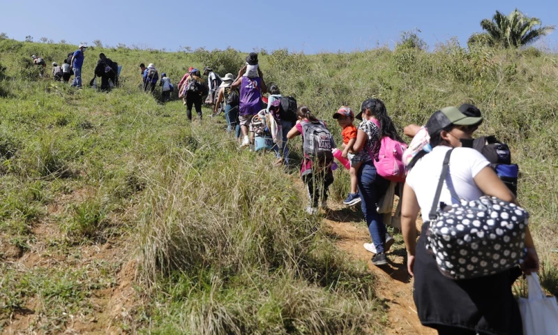 La mayoría de los migrantes que entraron a Honduras el año pasado procedieron de Cuba, con 73.804 viajeros, seguidos de Venezuela con 55.03 y Ecuador con 24.525 / Foto: EFE
