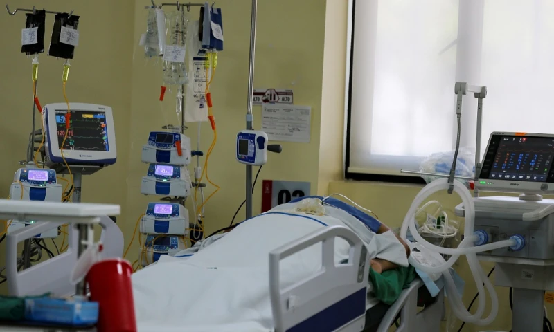 Ecuador registra 142.056 positivos y 11.702 fallecidos por Covid-19 / Foto: EFE