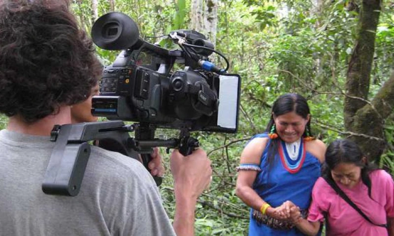 Julian Larrea filmó el documental ‘Tu sangre’ durante las elecciones del 2004. Foto: El Comercio