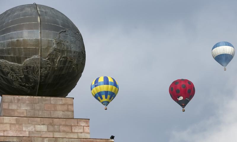 El primer Festival Internacional del Globo Mitad del Mundo 2022 congregó a 21 tripulaciones de varios países del mundo / Foto: EFE