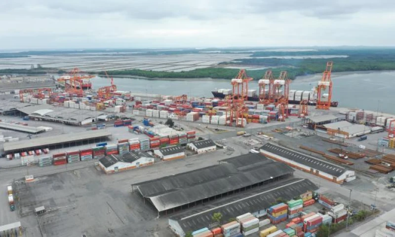  Los exportadores prevén que los envíos al exterior disminuyan debido a una contracción en el consumo a escala mundial. Archivo.