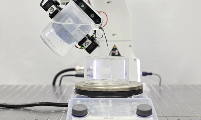 Los laboratorios autónomos controlados por inteligencia artificial (IA), es un proyecto dirigido por el científico de origen mexicano Alán Aspuru-Guzik/ Foto: Cortesía EFE