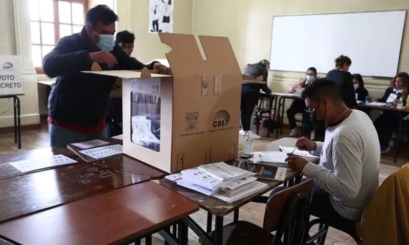 El 'Sí' se impuso en 9 de las 11 preguntas de la Consulta Popular y Referéndum 2024 / Foto: EFE