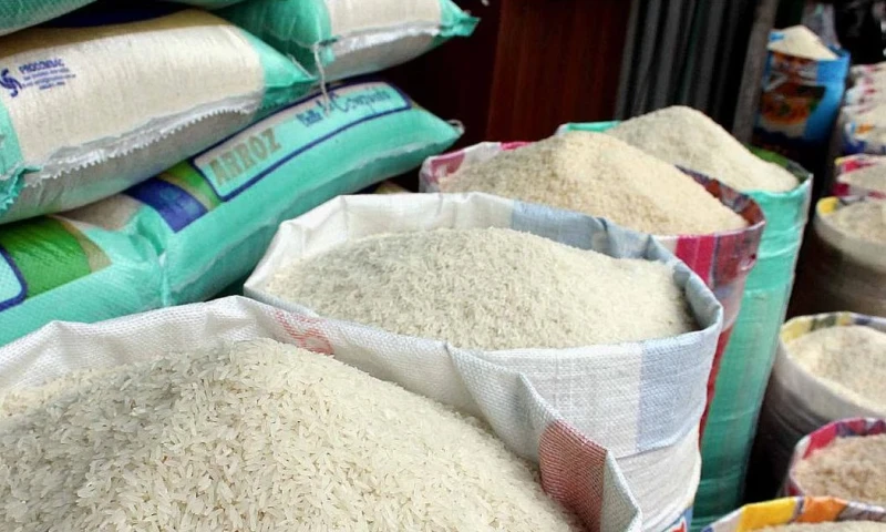 Productos básicos como arroz, azúcar, enlatados y granos están ingresando por pasos ilegales / Foto: cortesía