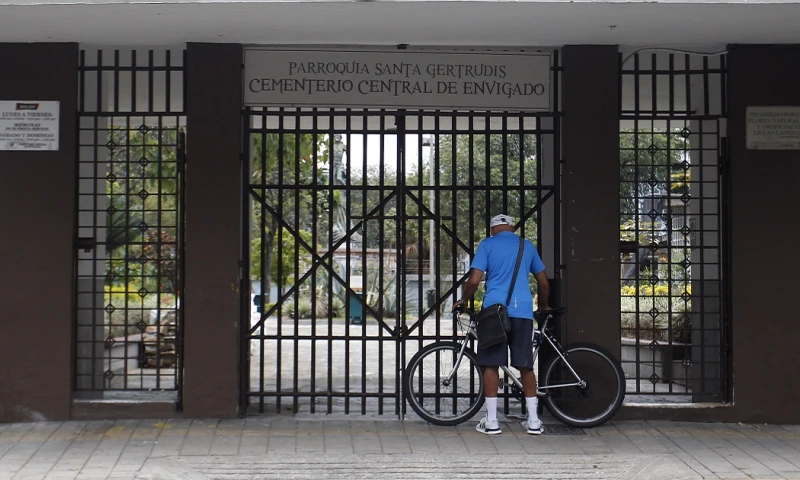 Un informe policial confirmó que el cuerpo robado del Cementerio Central de Envigado, correspondía a "Junior Alexander Roldán, de Ecuador" / Foto: EFE