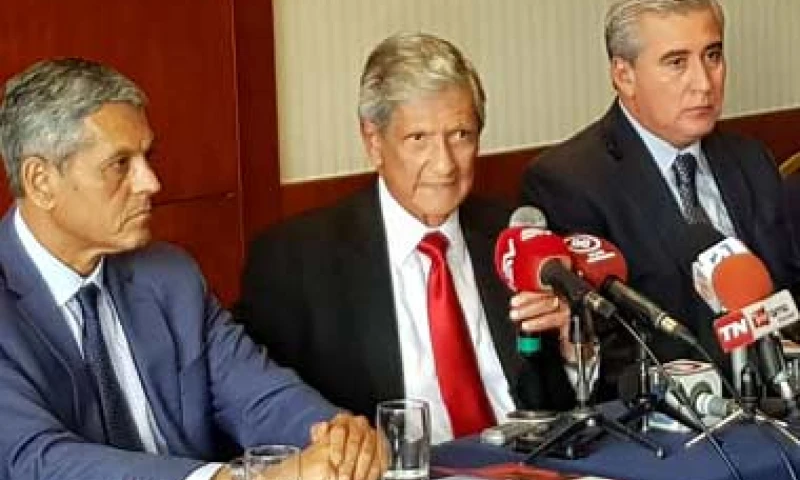 De izquierda a derecha: Marcel Feraud, Armando Valladares y Juan Vizueta. Foto: Ecuador en Vivo