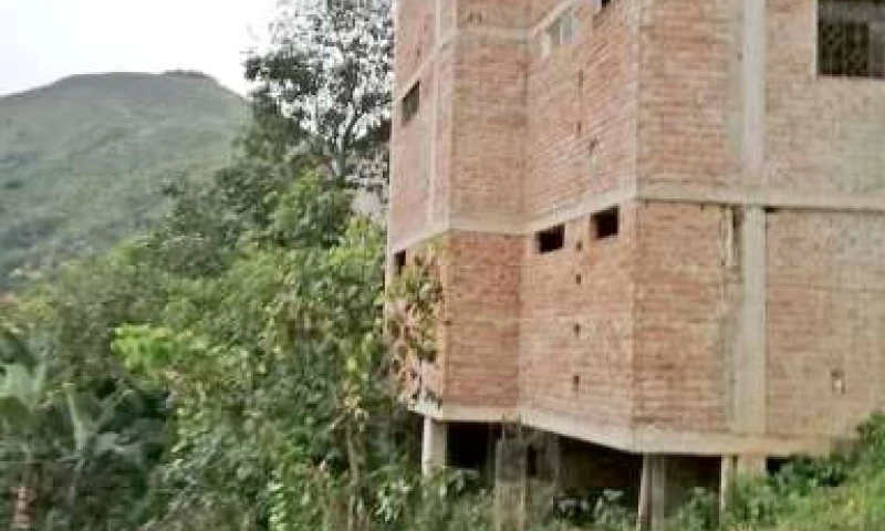 Deslave. Las personas no podrán volver a utilizar los inmuebles. Foto: La Hora