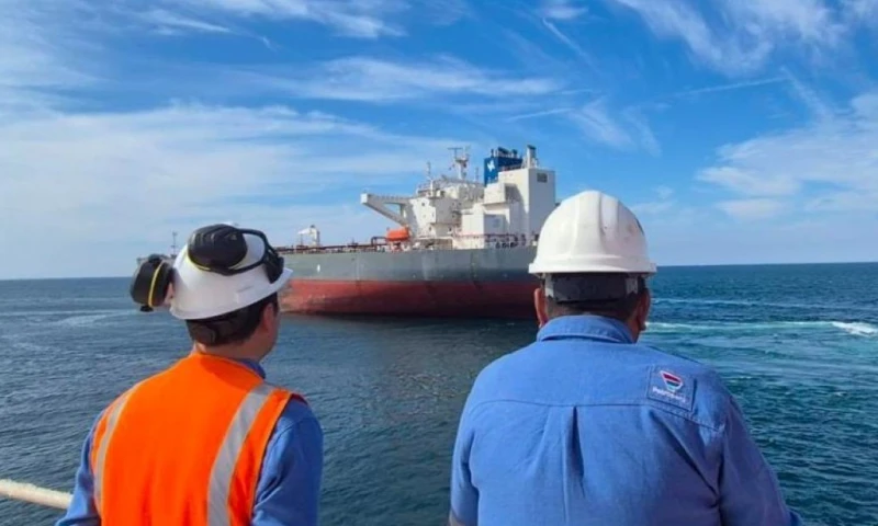 El cargamento ecuatoriano llegó a bordo del buque tanque Lord Byron 21 / Foto: cortesía Petroperú