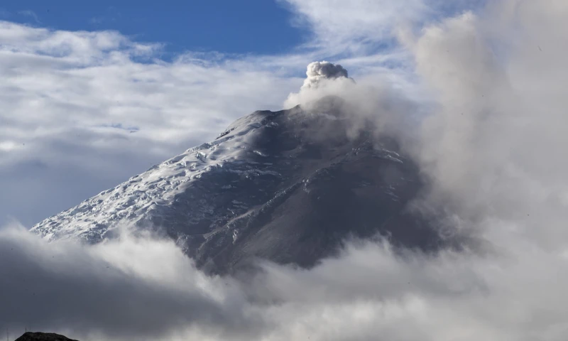 Cotopaxi emanó columna de 800 metros con ceniza / Foto: EFE