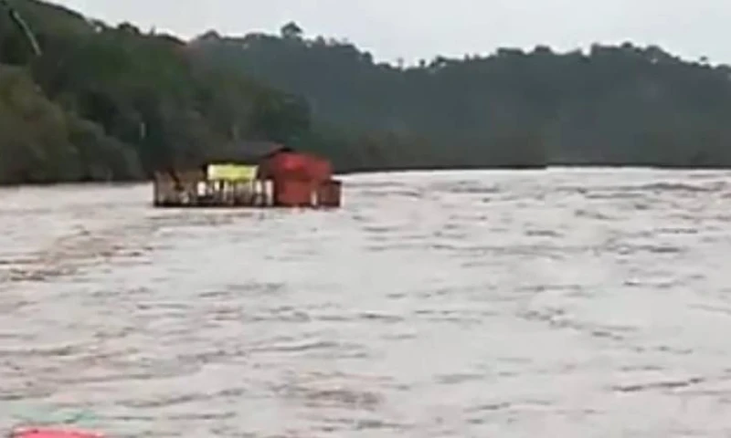 Captura de video donde se muestra el restaurante afectado. Foto: Extra