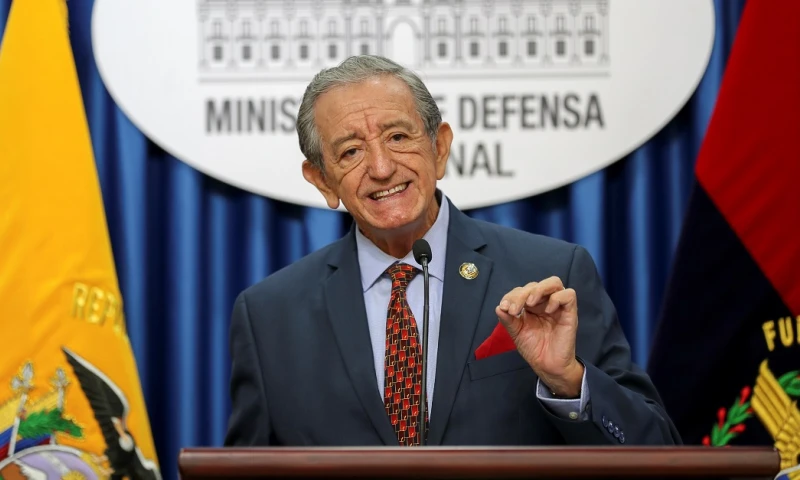 Ecuador plantea diálogo con China sobre donación de fusiles AK-47 / Foto: EFE