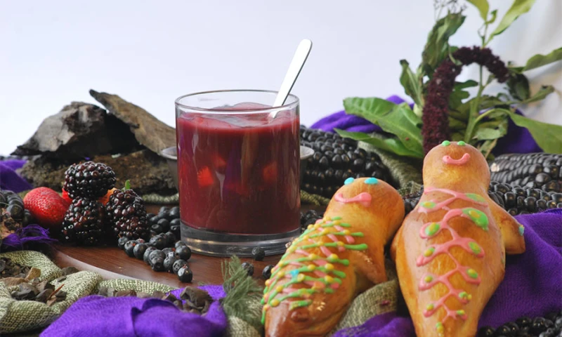 La colada morada ha sido una preparación casera que es motivo para la reunión de la familia en varios rincones del país. / Foto: Cortesía Ministerio de Turismo