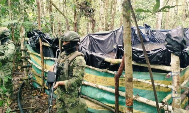 Las autoridades incautaron cerca de 4.800 galones de crudo durante un operativo en la región de Piura e investigan una presunta red dedicada al robo de hidrocarburos./ Foto: cortesía