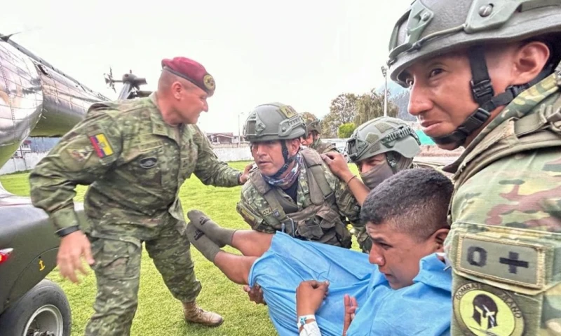 Los soldados heridos en Otavalo fueron trasladados en helicópteros / Foto: cortesía Ejército ecuatoriano