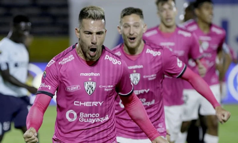 El Independiente sigue líder al volver el torneo tras huelga arbitral / Foto: cortesía Radio la Red