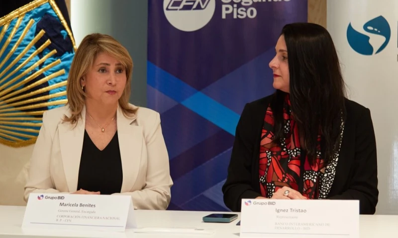 El ‘Programa de Financiamiento de Transporte Sostenible’ fue suscrito en las oficinas del BID en Quito / Foto: cortesía CFN