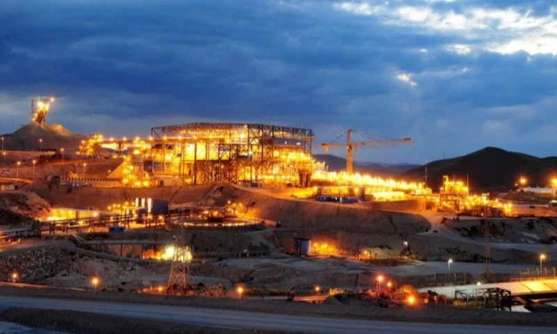 Un informe advierte que el crecimiento de nuevos proyectos mineros en Perú podría cambiar el liderazgo global del cobre en las próximas décadas, en un contexto de alta demanda del metal.