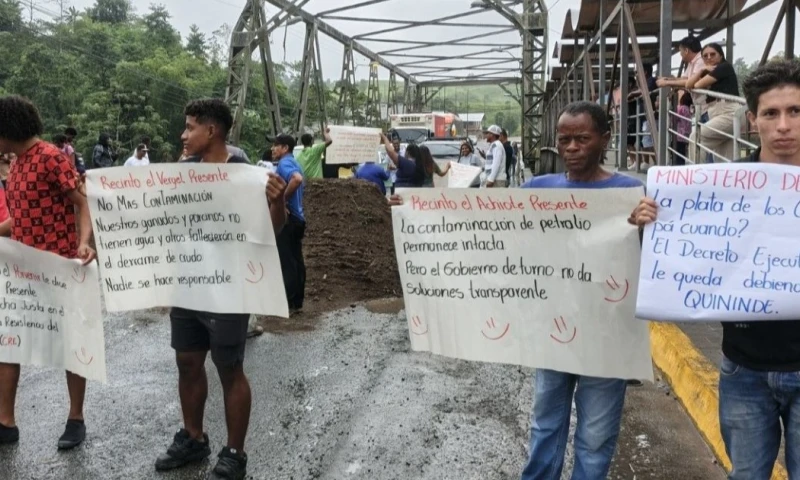 El 18 de julio hubo una protesta en Viche por el mal estado de la carretera / Foto: cortesía Extra