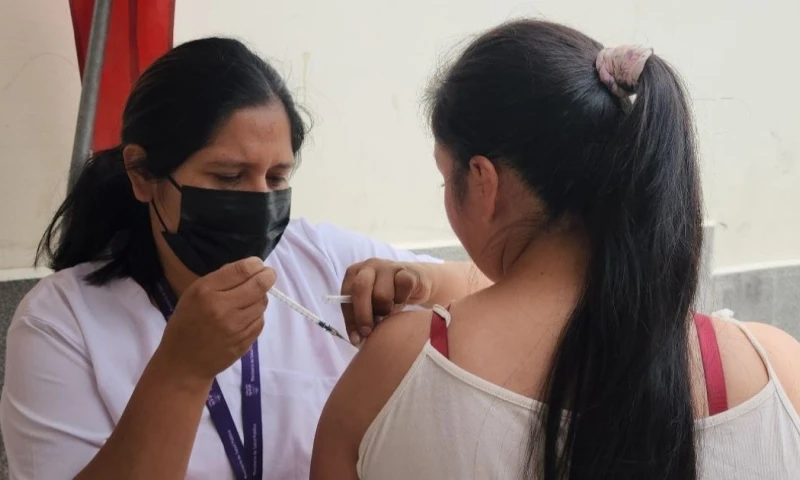 La vacunación contra la fiebre amarilla continúa en las provincias amazónicas / Foto: cortesía Ministerio de Salud