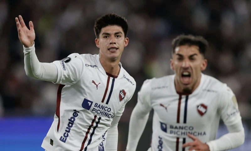 El boliviano Gabriel Villamil anotó 2 goles ante Palmeiras / Foto: EFE