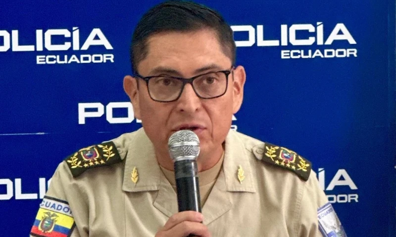 El comandante general de Policía, César Zapata, informó que esta última semana realizaron 110 allanamientos / Foto: cortesía Policía