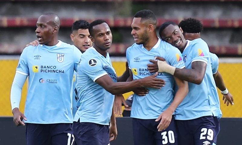 U. Católica y Barcelona avanzaron a la tercera fase de la Libertadores / Foto: EFE