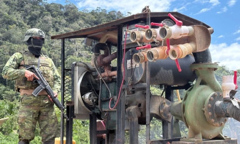 El operativo se realizó en parroquia Chuchumbletza, cantón Gualaquiza / Foto: cortesía Ejército ecuatoriano