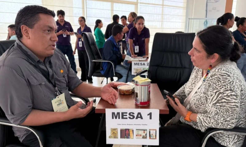 Productores, empresas privadas y cadenas de supermercados se reunieron en Napo / Foto: cortesía MAGP