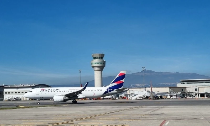 Entre el 21 y el 28 de marzo, la entidad implementó una medida temporal que limitó el abastecimiento hasta el 50 % de la capacidad habitual / Foto: cortesía Quiport