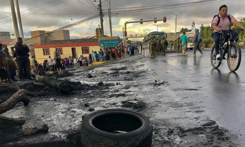China entregará el equivalente de ese dinero en herramientas productivas chinas, un camión, una bomba de agua China, una moto, entre otros / Foto: EFE