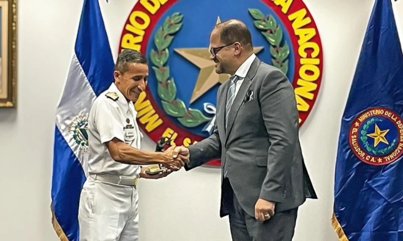 Las autoridades de Seguridad de Ecuador visitaron El Salvador para conocer sobre el Plan Control Territorial / Foto: cortesía Ministerio del Interior