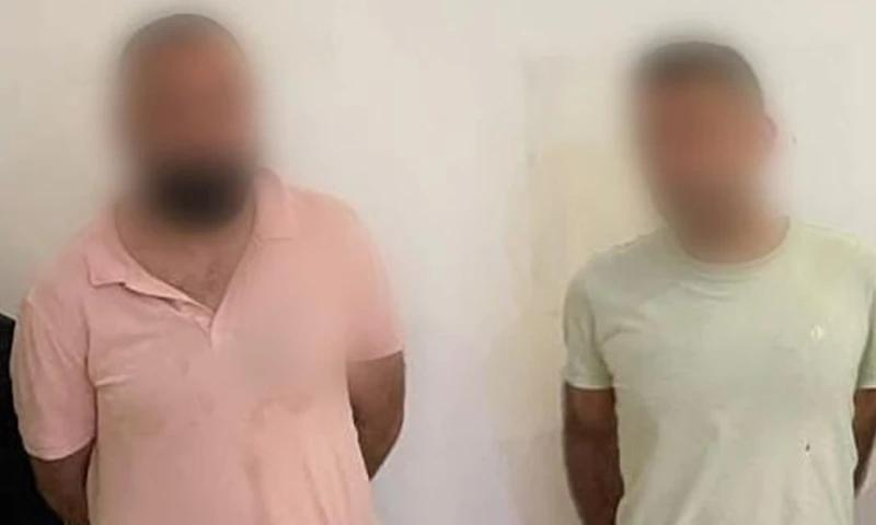 Tras el allanamiento se encontraron armas de fuego, municiones y varios terminales móviles / Foto: Policía Nacional 