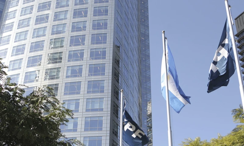 "La República (Argentina) ejerció un control indirecto sobre el número requerido de acciones de Repsol el 16 de abril de 2012, y en consecuencia desencadenando esa licitación"/ Foto: cortesía EFE