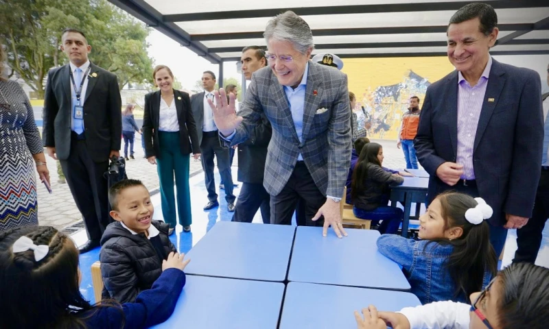 1’800.000 estudiantes y 98.000 profesores regresan a clases / Foto: cortesía Presidencia 