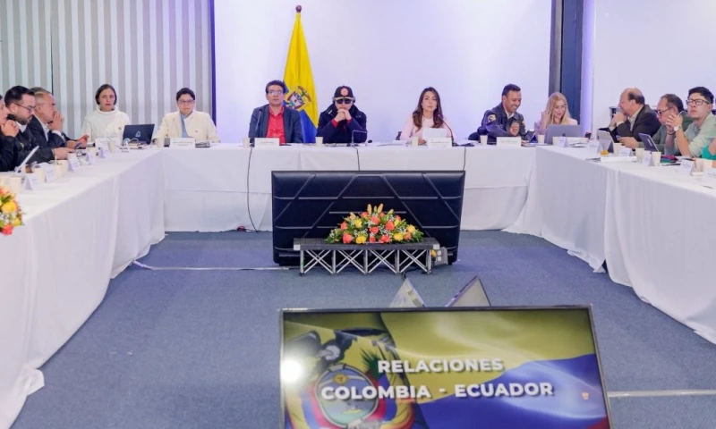 El mandatario colombiano sostuvo que limitar el tránsito de mercancías legales no frena la actividad comercial / Foto: cortesía Presidencia Colombia