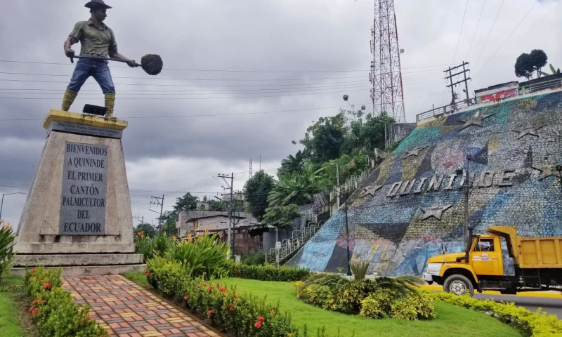  El monumento al palmicultor está a 100 km al suroeste de Esmeraldas, en Quinindé. Foto: Katherine Mendoza. Foto: El Universo